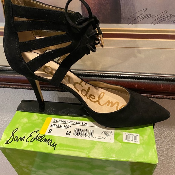 Black suede heels - Picture 9 of 12